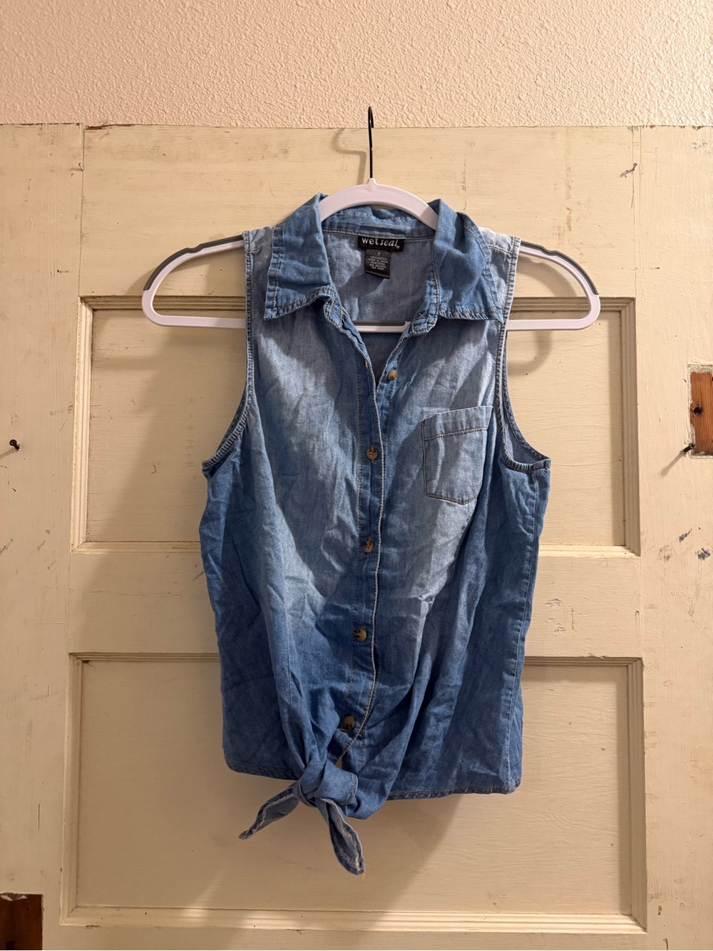 Wet Seal Chambray Denim Tie Front Sleeveless Button Down Top – Small